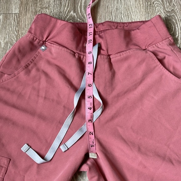 Figs Women’s Mauve Zamora size small Jogger Scrub Pants - Picture 7 of 9
